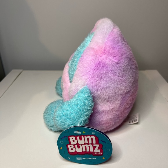 Megs the Peace Sign ☮️ BumBumz - Picture 2 of 3